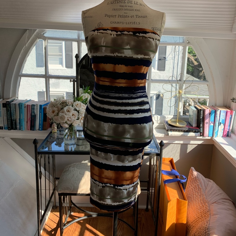 Body con strapless dress